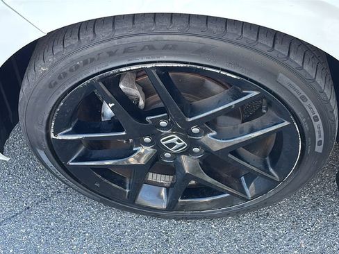 Used 2024 Honda Civic Sport image 29