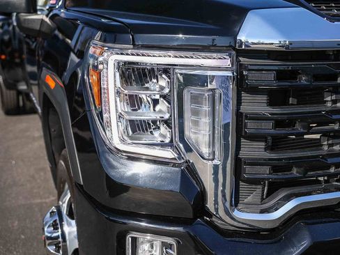 Used 2022 GMC Sierra 3500 Denali w/ Denali Ultimate Package image 17