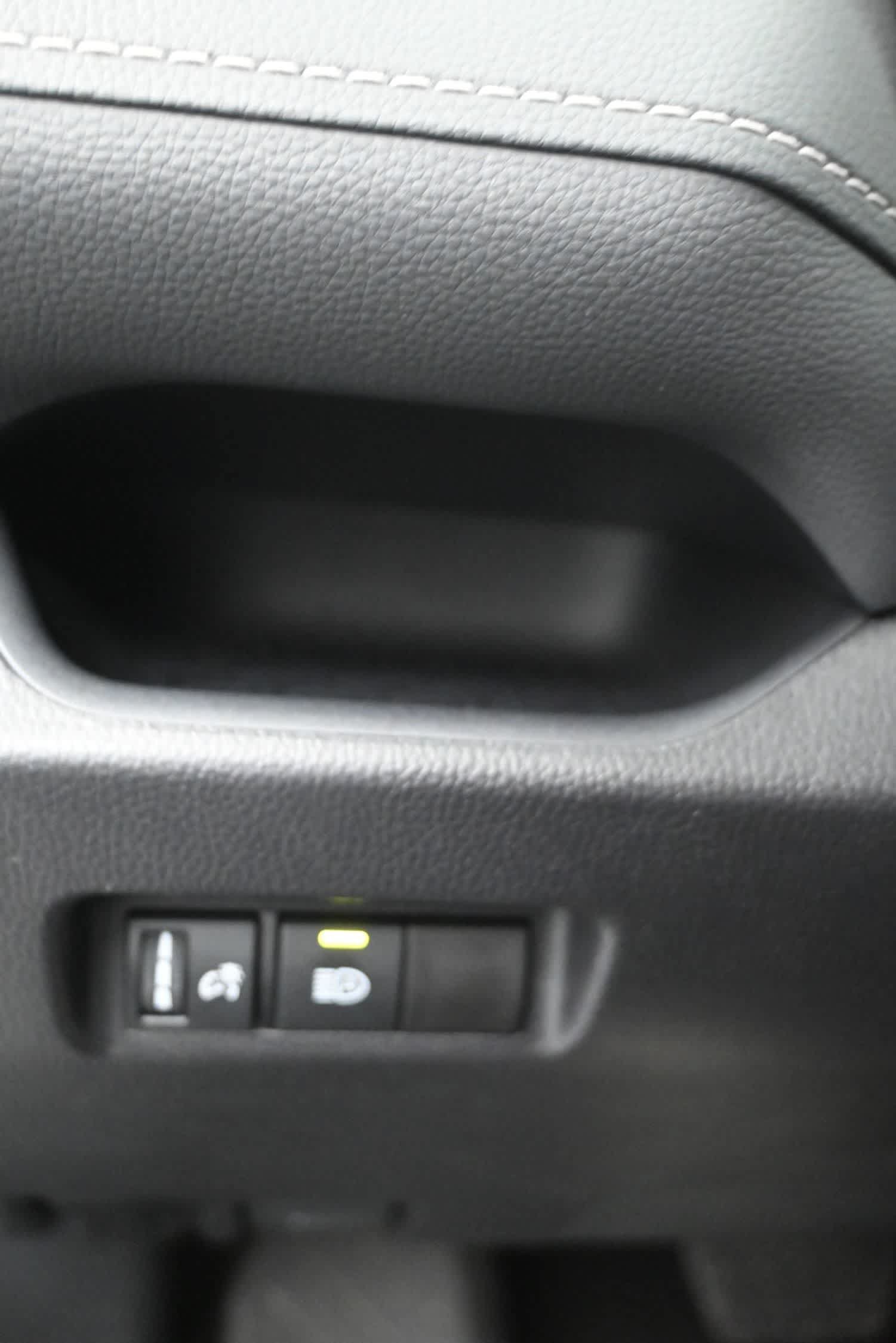 Used 2025 Toyota RAV4 XLE AWD/4WD image 23