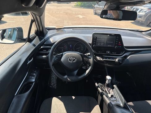 Used 2019 Toyota C-HR LE FWD image 12