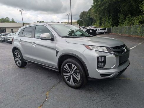 Used 2026 Mitsubishi Outlander Sport SE AWD/4WD image 2