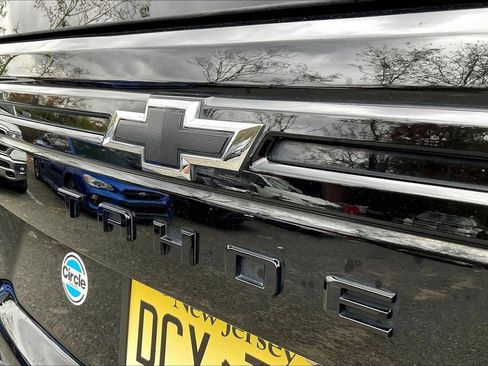 Used 2024 Chevrolet Tahoe Z71 w/ Luxury Package image 27