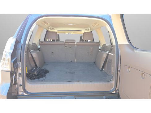 Used 2018 Lexus GX 460 Premium w/ Premium Package image 18