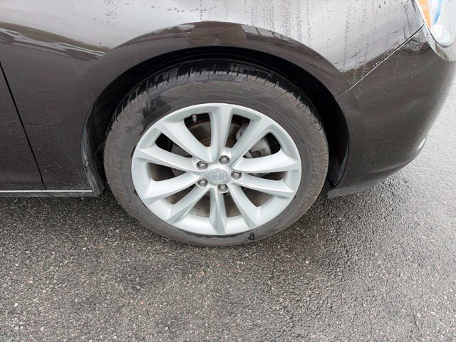 Used 2012 Buick Verano Leather FWD image 9