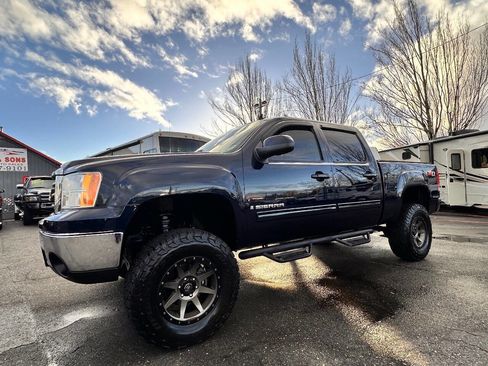 Used 2008 GMC Sierra 1500 SLT w/ Z71 Off-Road Package image 7