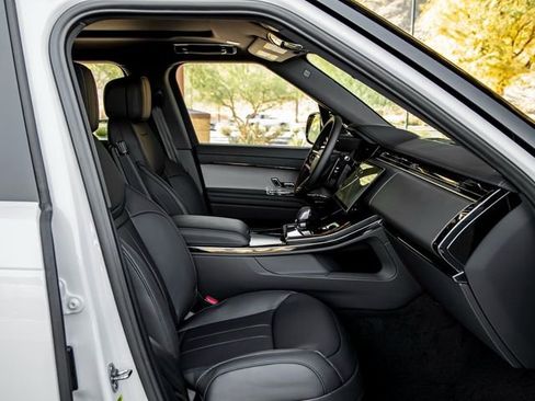 New 2025 Land Rover Range Rover Sport Dynamic SE AWD/4WD image 27