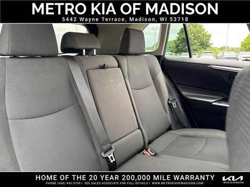 Used 2021 Toyota RAV4 LE AWD/4WD image 40