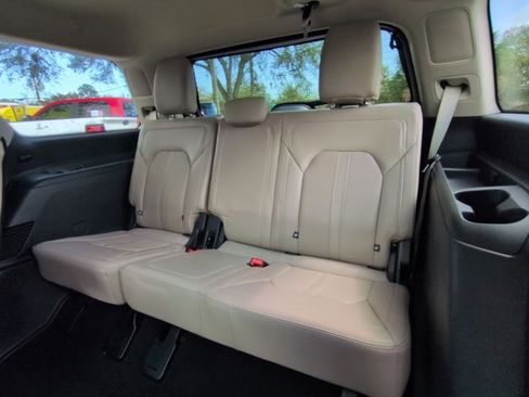 Used 2024 Ford Expedition Limited image 22
