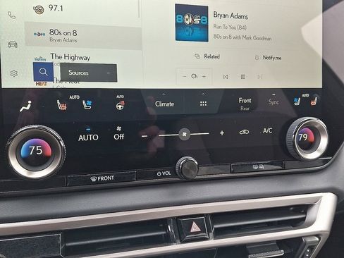 Used 2025 Lexus RX 350 Premium image 17