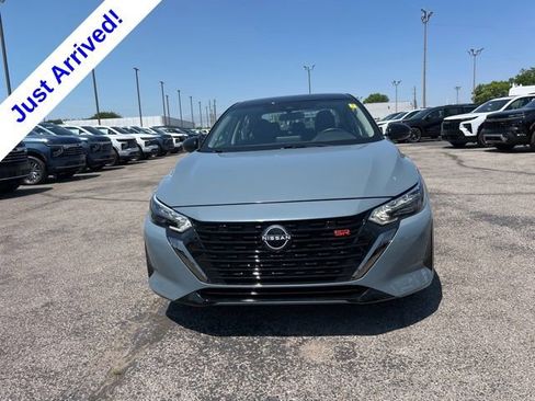 Used 2025 Nissan Sentra SR FWD image 8