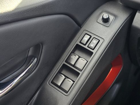 Used 2025 Nissan Frontier PRO-4X image 23