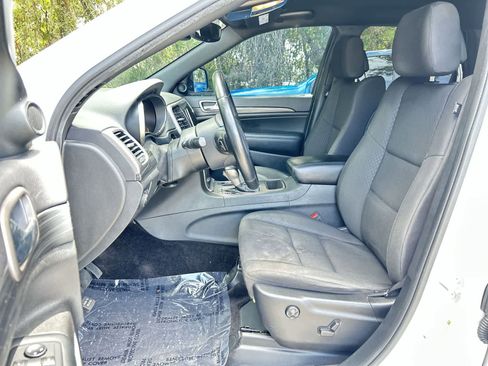 Used 2019 Jeep Grand Cherokee Laredo RWD image 11