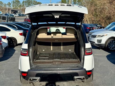 Used 2018 Land Rover Range Rover Sport HSE image 11