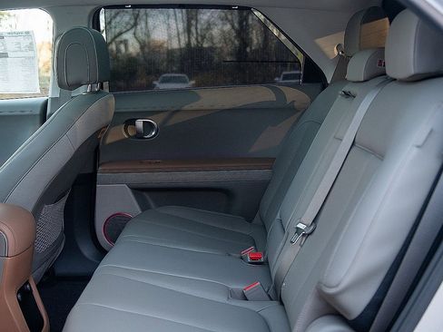 Used 2024 Hyundai Ioniq 5 Limited image 24