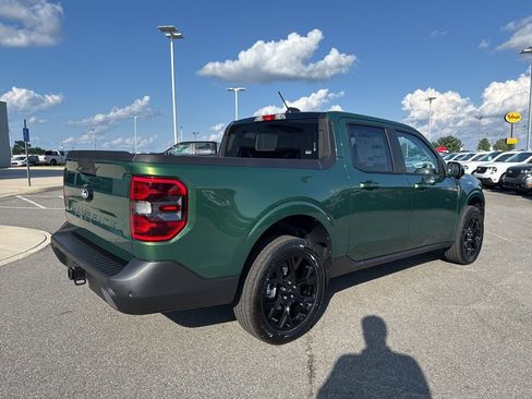 New 2025 Ford Maverick Lariat w/ Black Appearance Package image 3