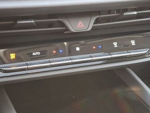 Used 2025 Buick Envision Avenir image 21