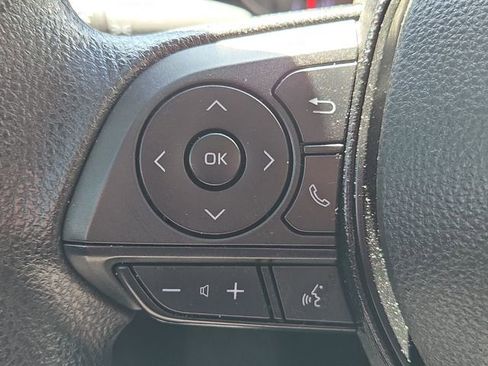 Used 2022 Toyota RAV4 LE FWD image 23