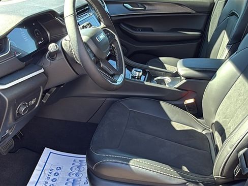 New 2025 Jeep Grand Cherokee Altitude image 26