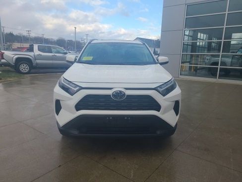 Used 2023 Toyota RAV4 XLE image 2