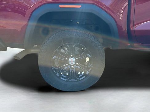 Used 2024 GMC Canyon Elevation image 23