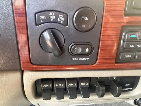 Used 2005 Ford F350 Lariat image 24