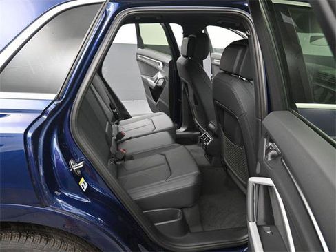 New 2025 Audi Q3 2.0T Premium image 13