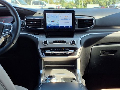 Used 2023 Ford Explorer XLT w/ Equipment Group 202A image 10