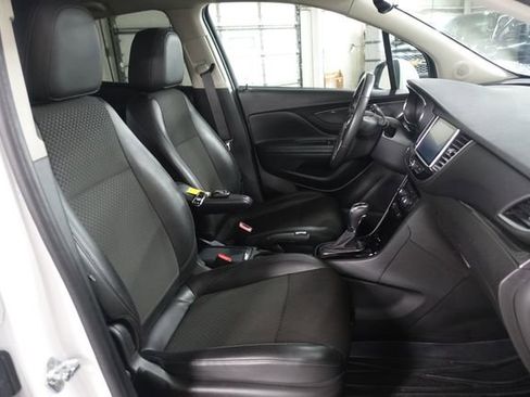 Used 2020 Buick Encore Preferred image 24