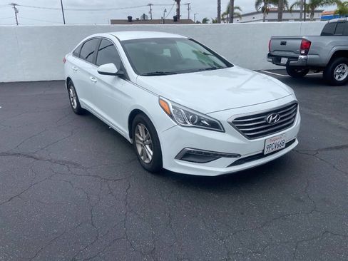 Used 2015 Hyundai Sonata SE w/ Option Group 09 FWD image 3