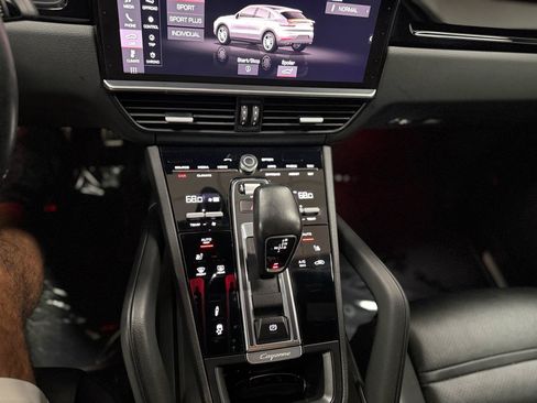 Used 2021 Porsche Cayenne S w/ Premium Package AWD/4WD image 28