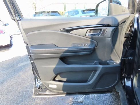 Used 2017 Honda Ridgeline Black Edition image 18