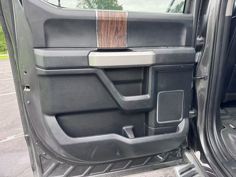 Used 2018 Ford F150 Lariat w/ Equipment Group 502A Luxury AWD/4WD image 17
