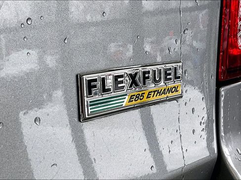 Used 2019 Dodge Grand Caravan SE w/ UConnect Hands-Free Group image 9