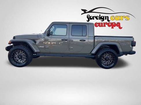 Used 2020 Jeep Gladiator Overland image 4