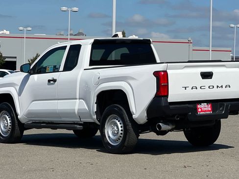 Certified 2025 Toyota Tacoma SR image 5