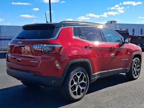 Used 2025 Jeep Compass Limited image 7