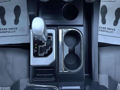 Used 2017 Toyota Tundra SR5 image 25