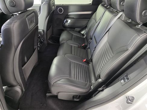 Used 2023 Land Rover Discovery S R-Dynamic image 14