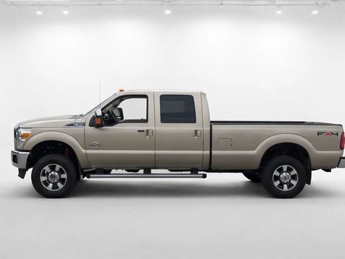 Used 2011 Ford F350 Lariat w/ Chrome Pkg image 2