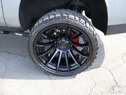 Used 2024 Chevrolet Suburban Z71 w/ Luxury Package image 44