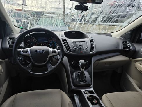 Used 2015 Ford Escape SE image 19
