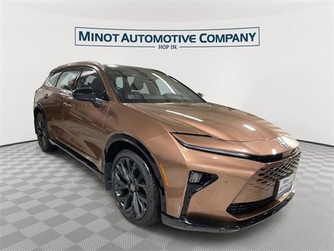 Used 2025 Toyota Crown Signia Limited image 1