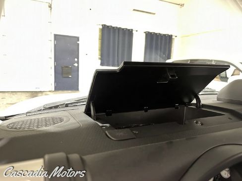 Used 2010 Toyota FJ Cruiser 4WD image 36