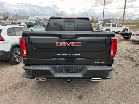 New 2026 GMC Sierra 1500 AT4 w/ Technology Package image 3