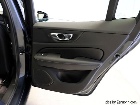 Used 2023 Volvo S60 T8 Plus image 30