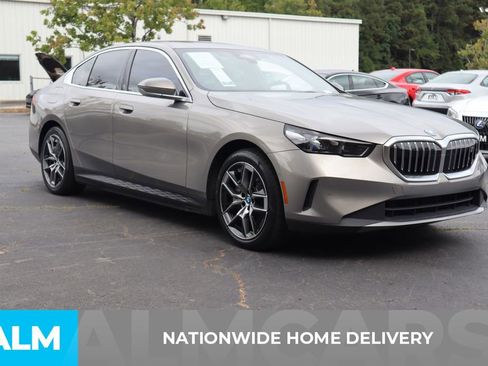 Used 2024 BMW i5 eDrive40i w/ Convenience Package image 4