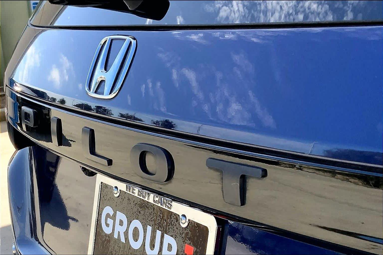 Used 2025 Honda Pilot EX-L image 10