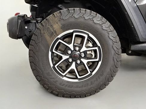 Used 2024 Jeep Wrangler Unlimited Rubicon AWD/4WD image 26