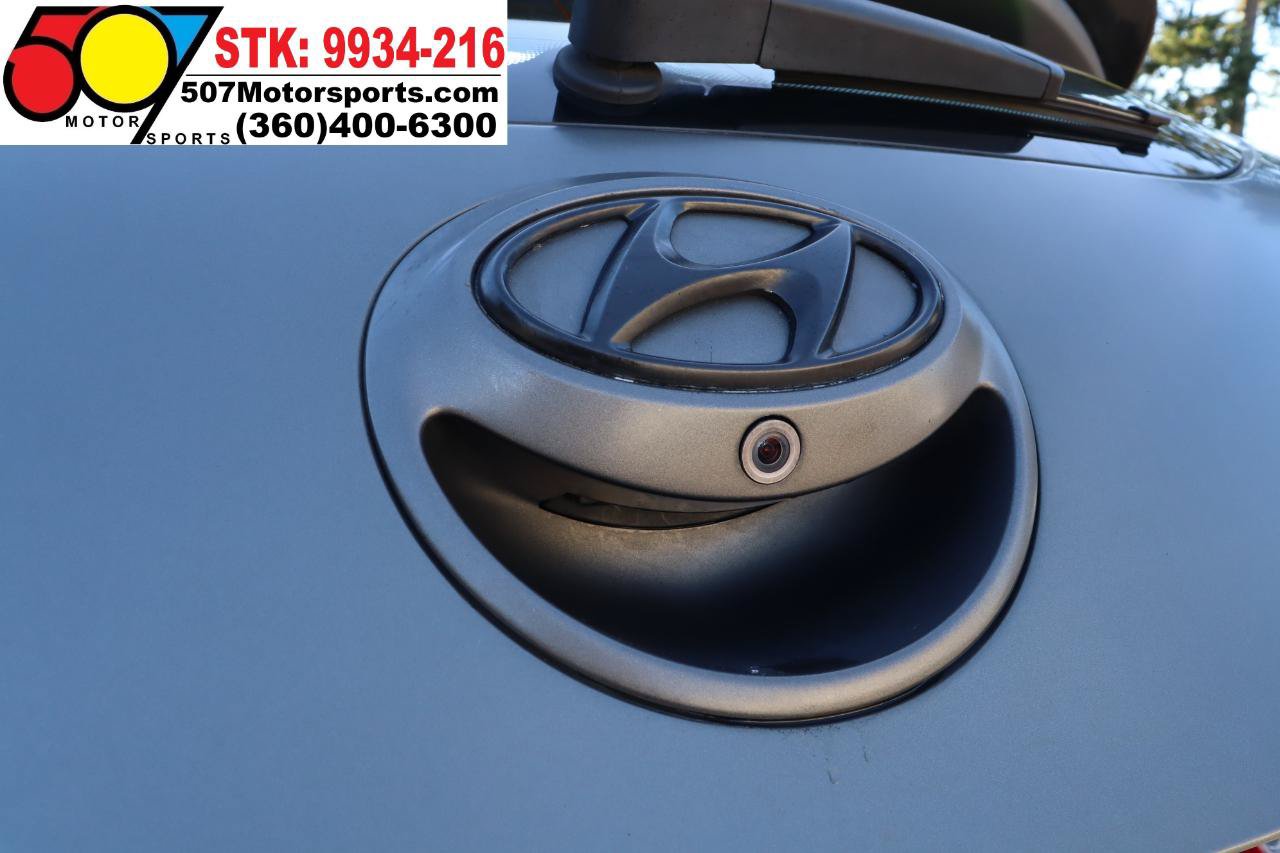 Used 2016 Hyundai Veloster Turbo w/ Option Group 04 FWD image 17