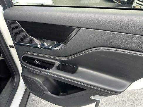 Certified 2022 Lincoln Corsair Standard w/ Equipment Group 101A image 39